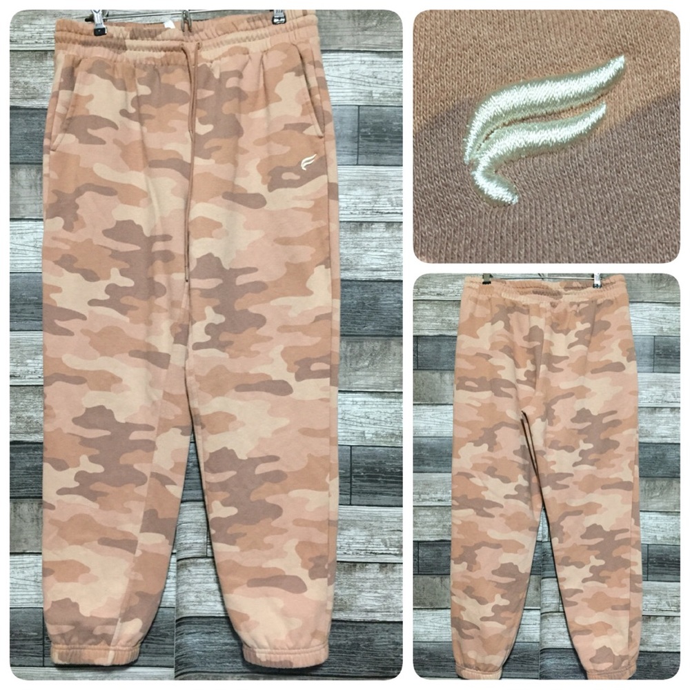 Fabletics Forever Fleece Go-To Sweat Pants Joggers Camo Women’s L (Inseam 26)